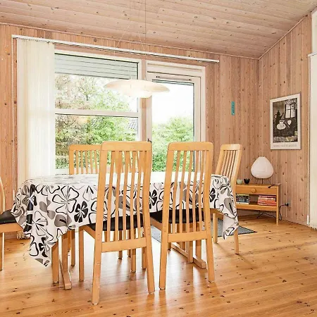 度假居 Three-bedroom Holiday In 6