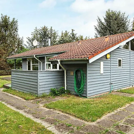 Three-bedroom Holiday In 6 * Fårvang